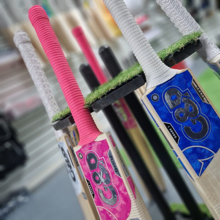 Grade 1 Cricket Bat Can be the perfect cricket gift.